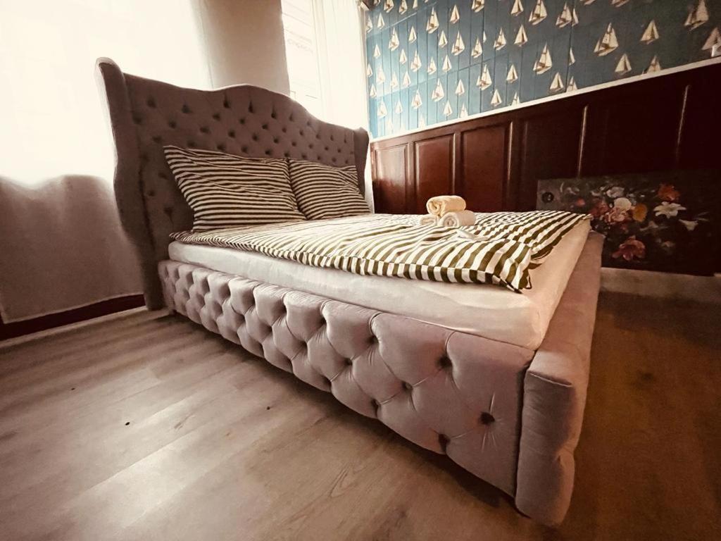 Titanic 2 Apartment Виена Екстериор снимка